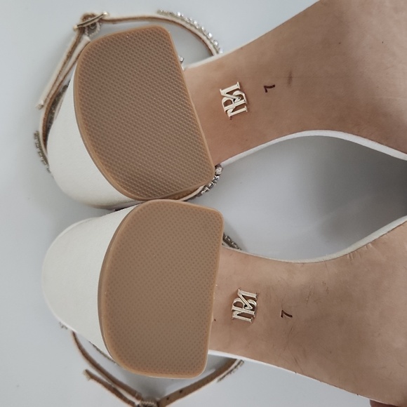 Badgley Mischka Becca Strappy Block Heel $235 7 - Picture 7 of 13